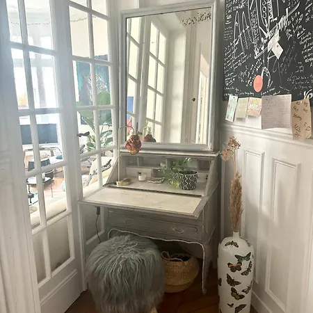 Chic Apartment Paris