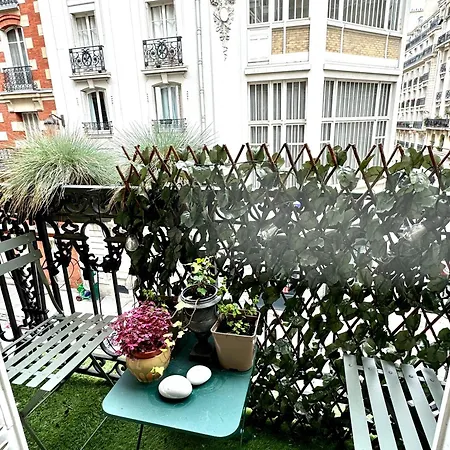 Apartment Chic Paris