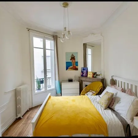 Chic Apartment Paris