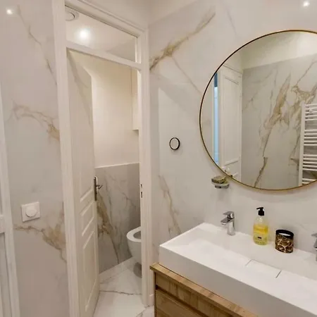 Chic Apartment Paris