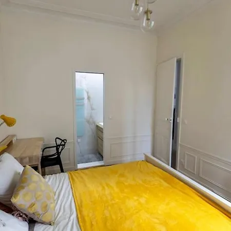 Apartment Chic